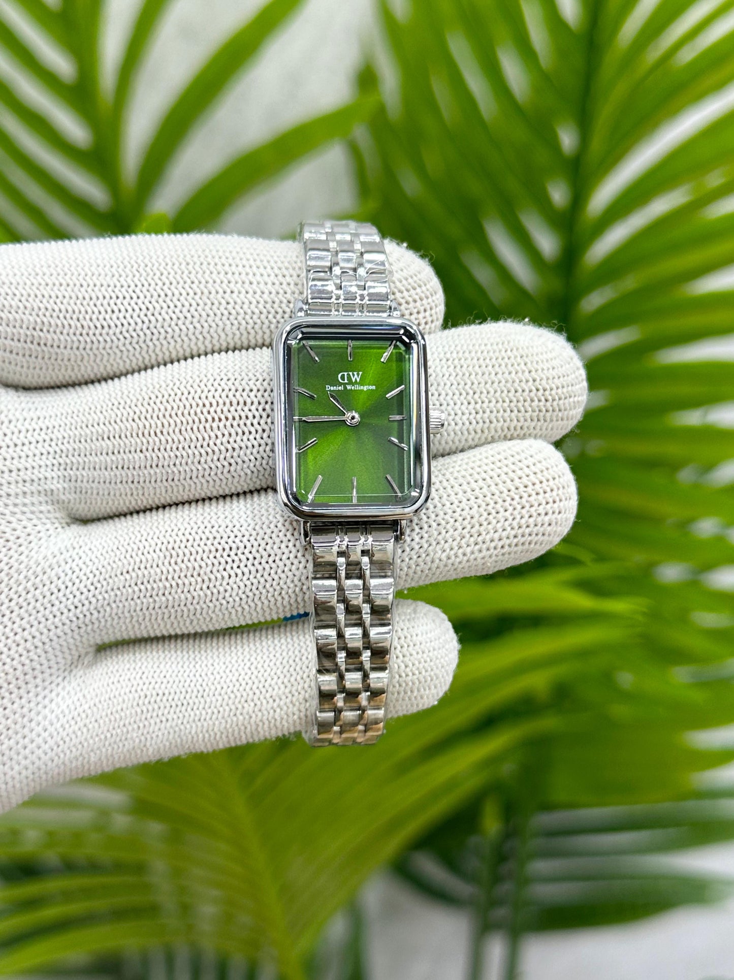 NEW DANIEL WELLINGTON QUADRO SILVER WITH BEAUTIFUL GREEN DIAL